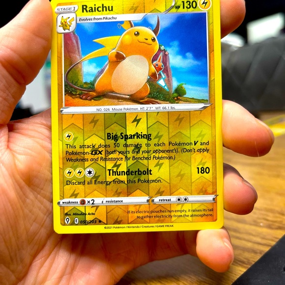 Gem mint 1st edition shadowless dark Raichu coming with a bonus Raichu card - Picture 4 of 6
